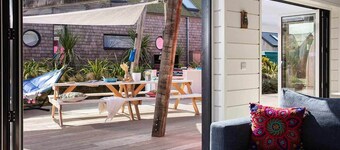 Private Hot Tub & Sauna, Walk to Beach, Ample Parking