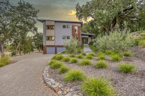 Exterior - Modern Luxury Villa near Sonoma Mountain (Sonoma)