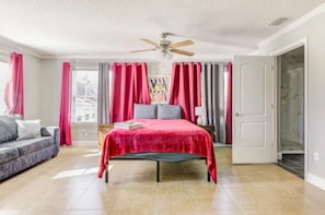 9 bedrooms, desk, iron/ironing board, free WiFi