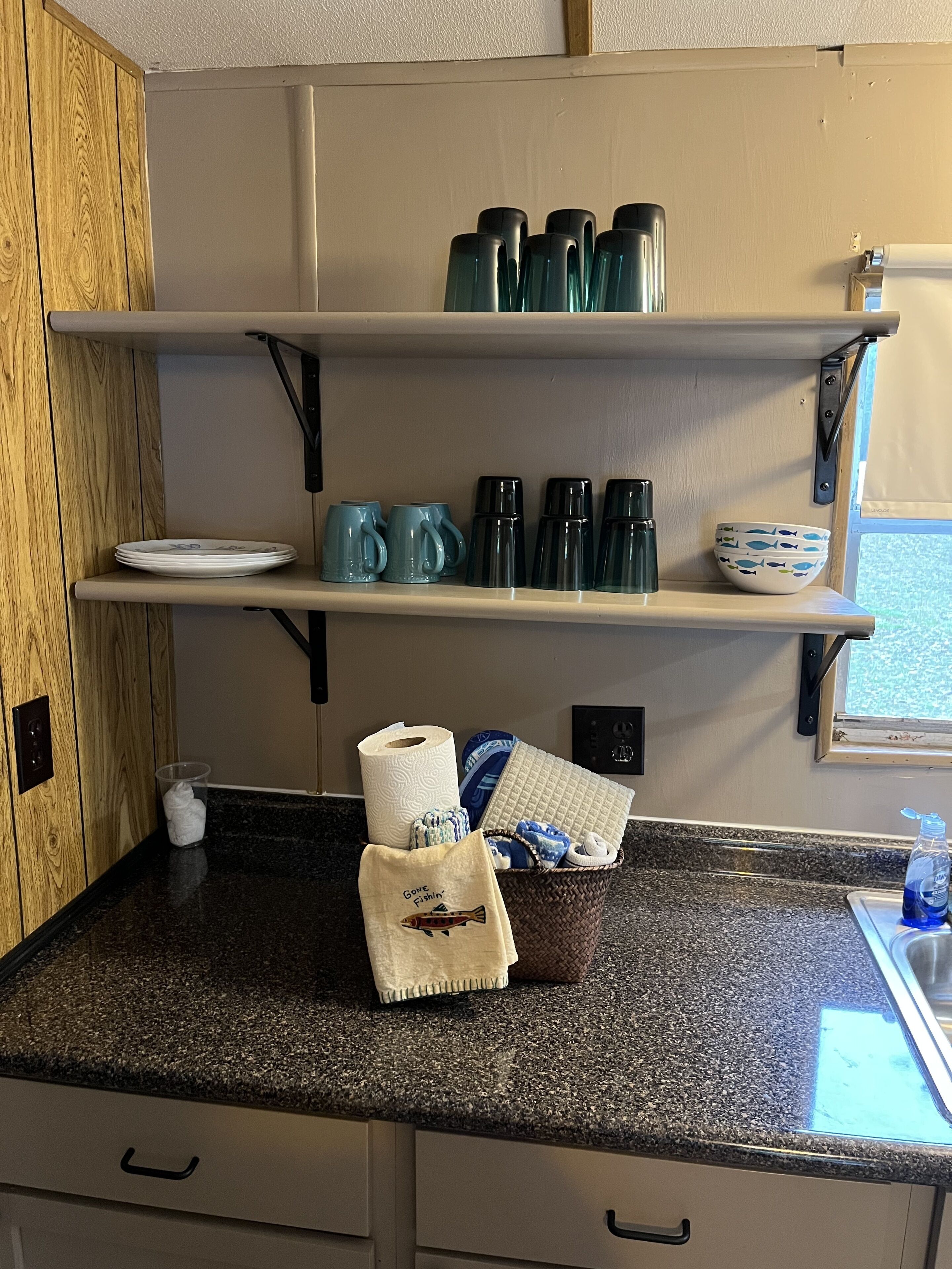 Great for fishermen and hunters! 5 minutes from 3 Boat Ramps