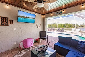 Smart TV - The Sunset Lake House/heated pool/pool table / 4 bed / 2 bath (Punta Gorda)