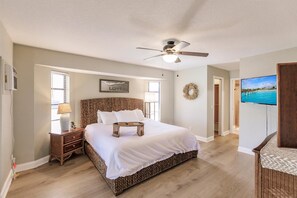 4 bedrooms, desk, iron/ironing board, travel cot