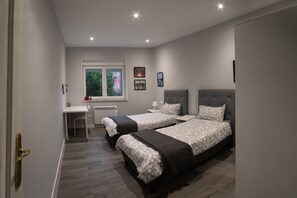 4 bedrooms, desk, iron/ironing board, WiFi