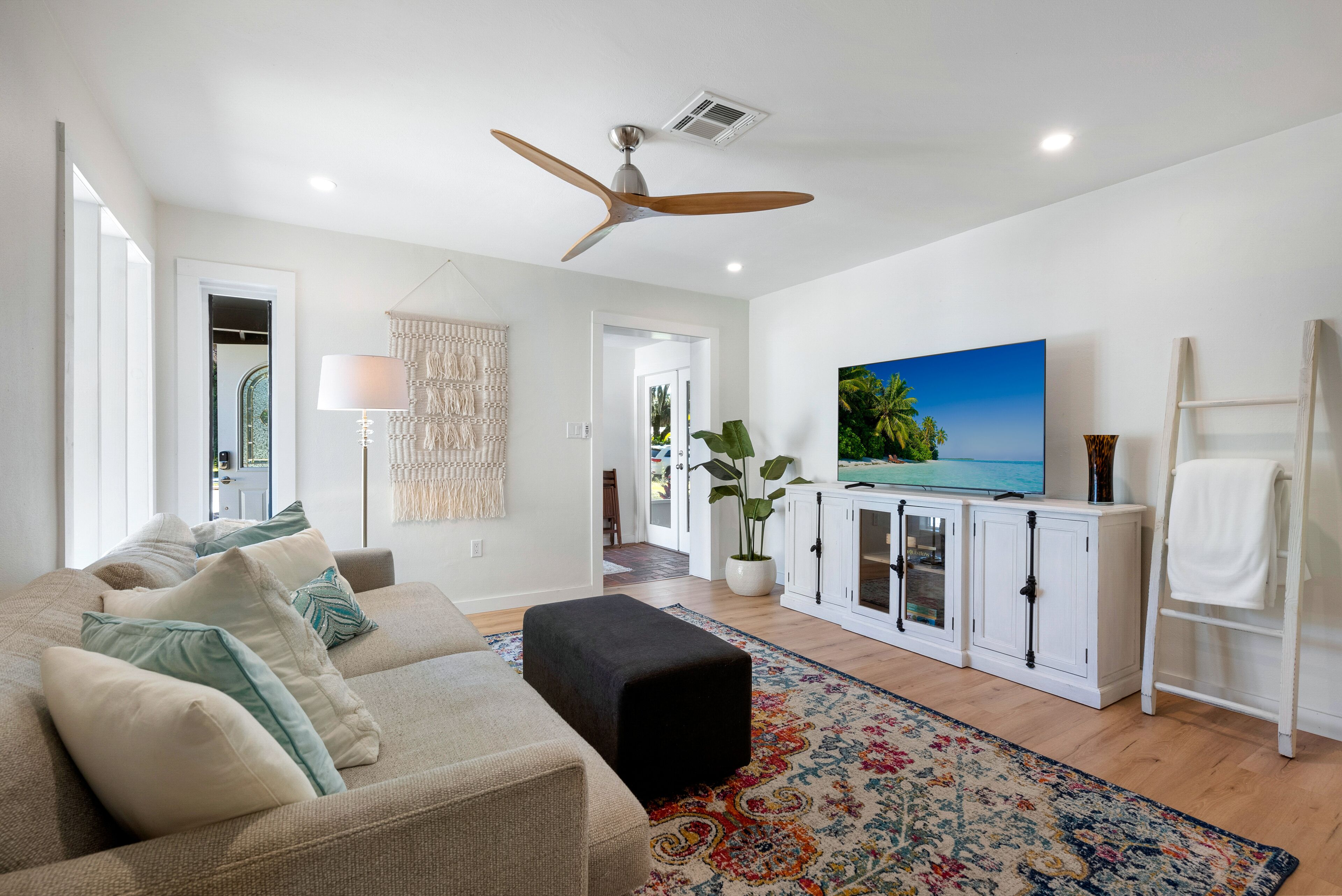 Mid-Century 3/2 Near Downtown/Siesta Key/SMH