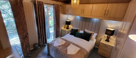 3 bedrooms, iron/ironing board, travel cot, free WiFi