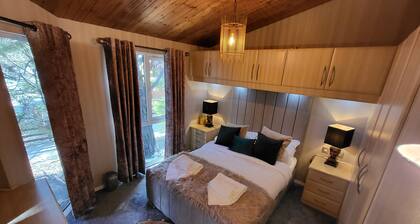 Cheerful 3 bedroom Lodge At White cross Bay Windermere