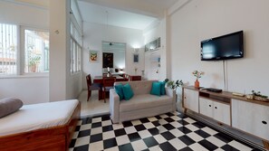 TV - -APARTMENT CIUDAD VIEJA-PLAZA BOLIVAR THIRD FLOOR- (Cartagena de Indias)
