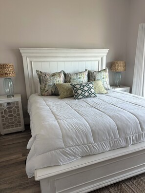 4 bedrooms, desk, iron/ironing board, travel cot