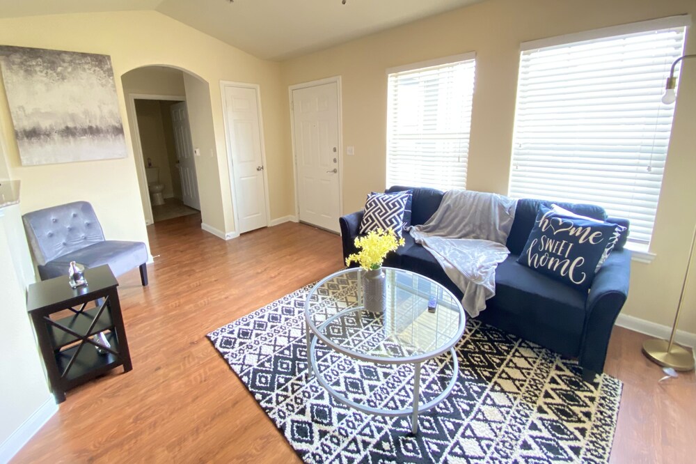 Stylish 1BR KILLEEN CLOSE TO FORT HOOD, STILLHOUSE LAKE
