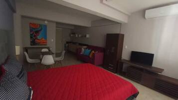 Basic Studio | Iron/ironing board, free WiFi, bed sheets