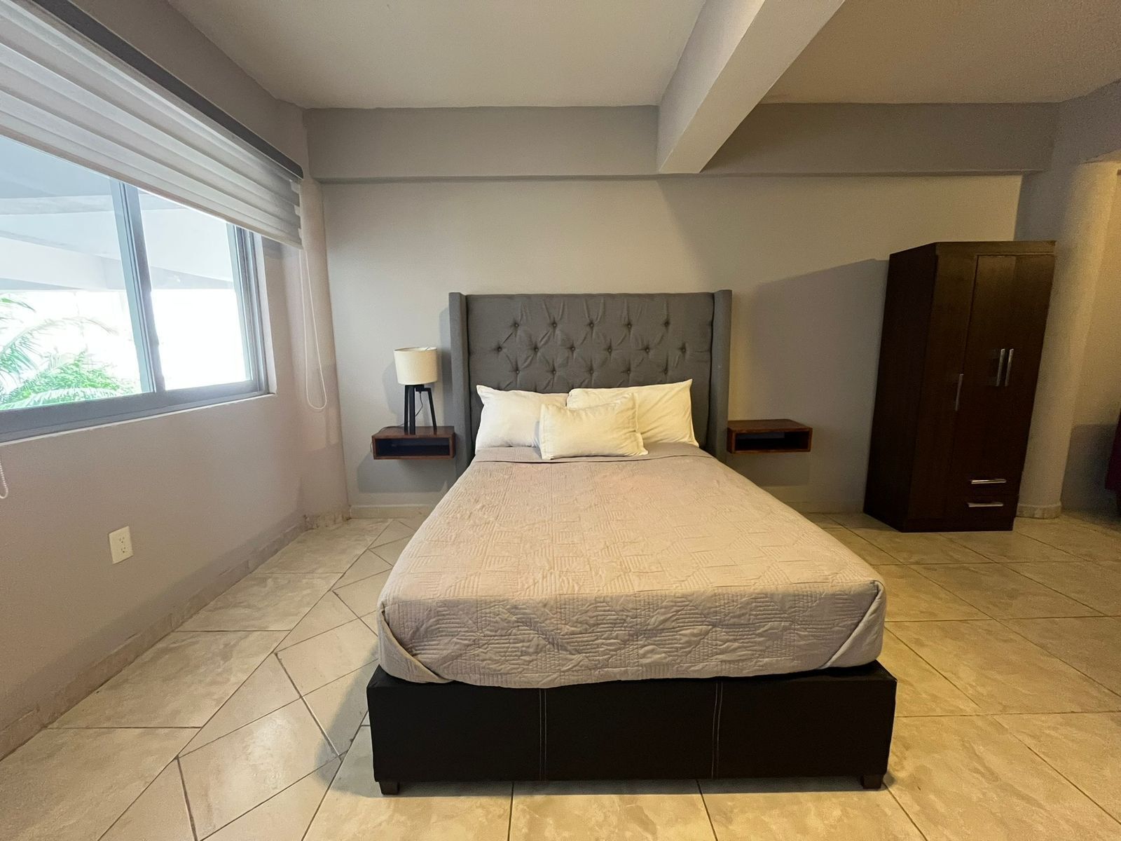 Wifi gratis y ropa de cama 