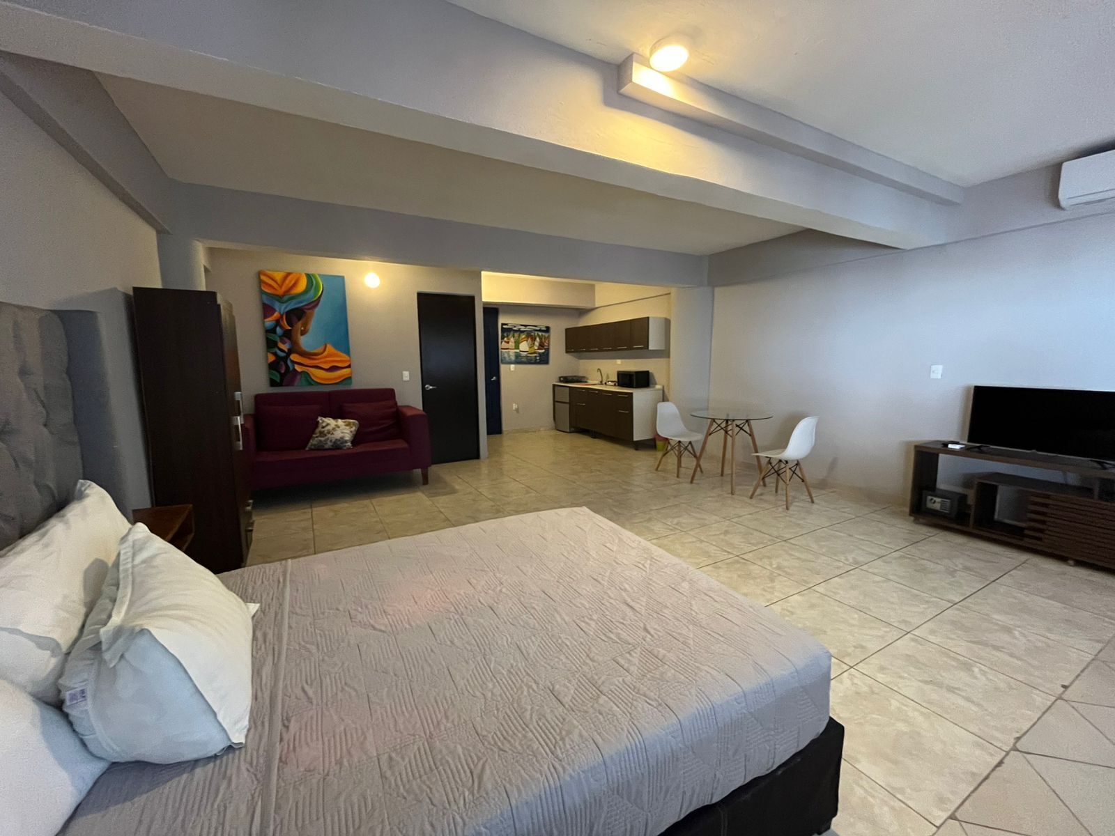 Iron/ironing board, free WiFi, bed sheets