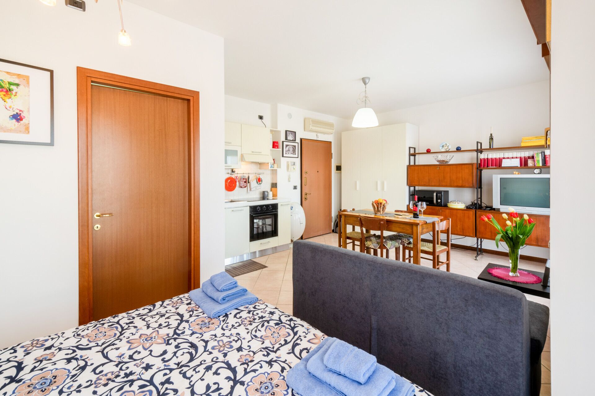 Parma Fiere Studio with parking and balcony