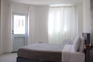 Basic Room, 2 Bedrooms | Iron/ironing board, free WiFi