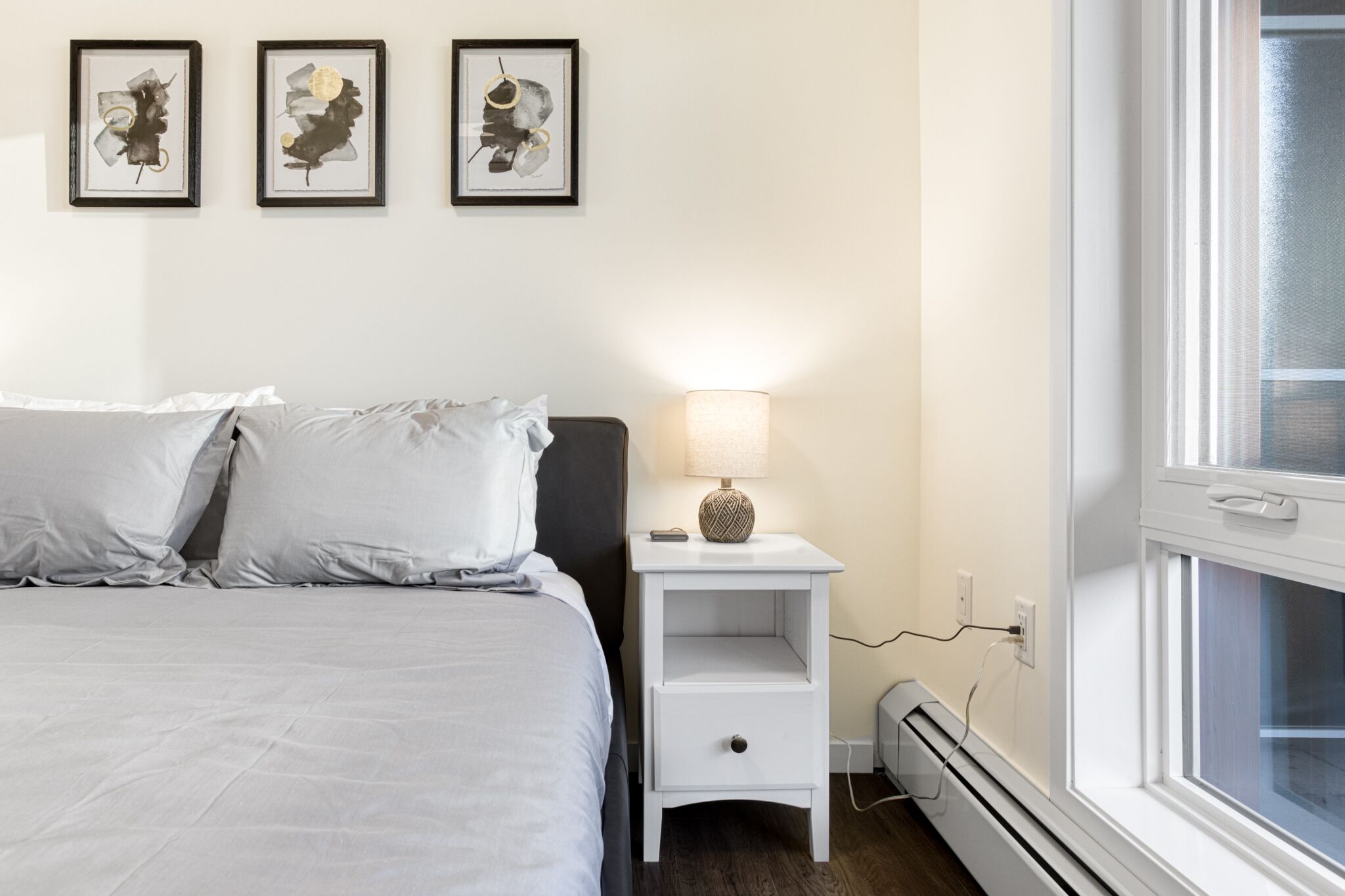 Relaxing Ambiance/King Bed & Large Patio/ 🚲rentals