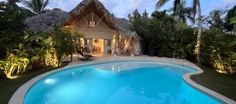 CASA BELLA - Luxury 4/5 Bed Villa w'Private Pool, 1 min walk to Playa Coson