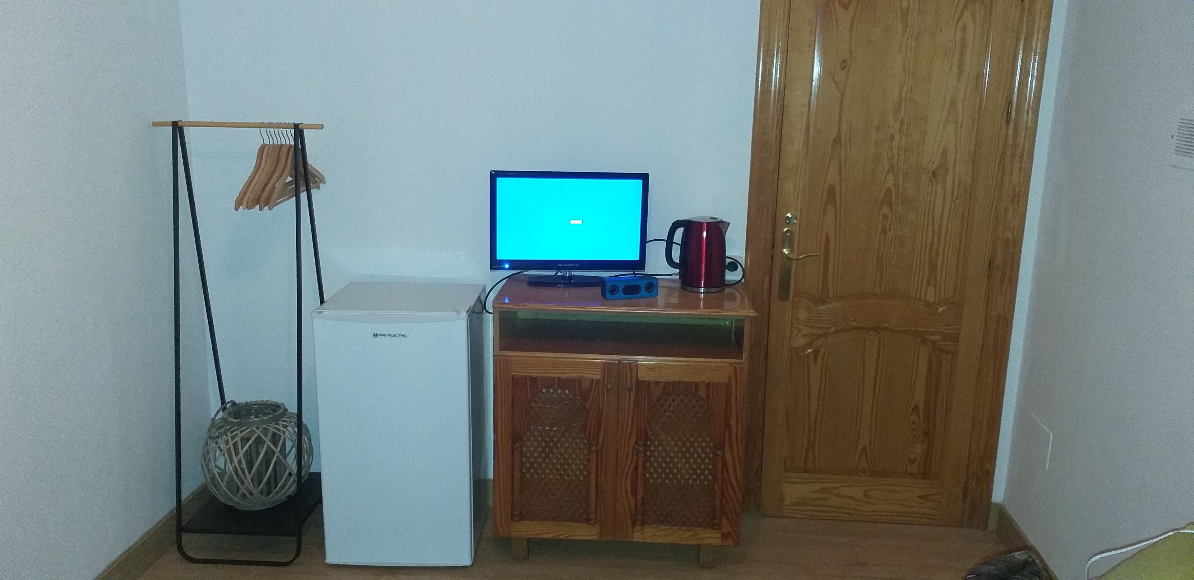 Habitación romántica en la montaña cerca de playa.