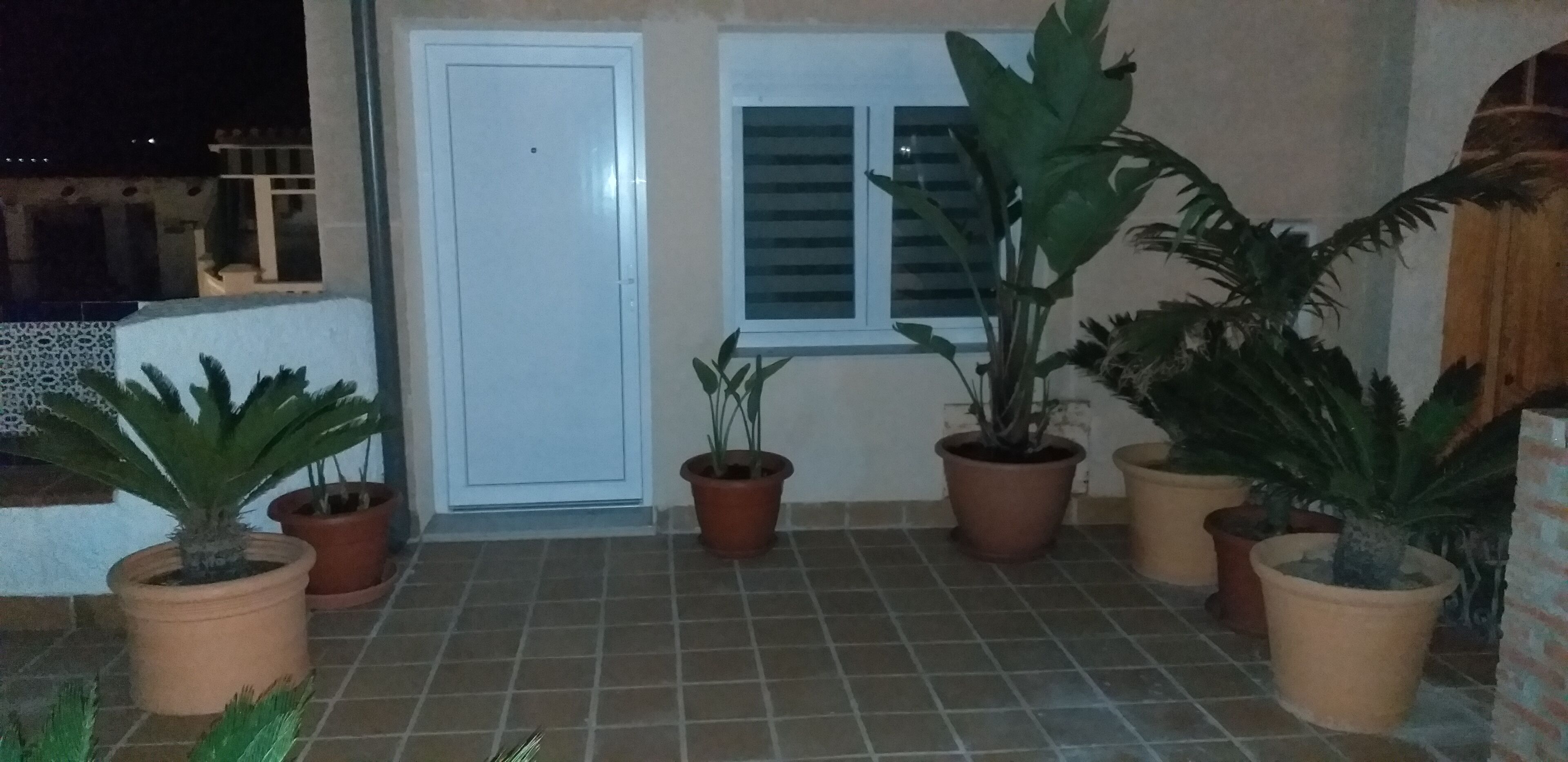 Habitación romántica en la montaña cerca de playa.