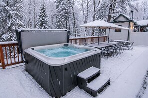 Outdoor dining - Groups! HotTub! Huge Yard! Bikes/Kayaks/Games! (Ephraim)