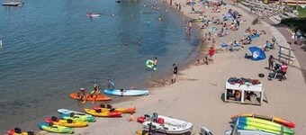 Groups! HotTub! Huge Yard! Bikes/Kayaks/Games!