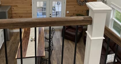 Cozy Waterfront Cottage- Reel Time