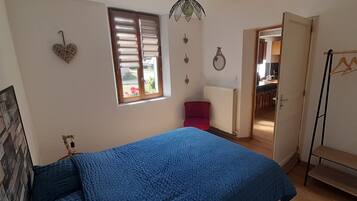 3 slaapkamers, een bureau, reisbedje, gratis wifi