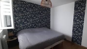 3 soverom, skrivebord, reiseseng for barn og wi-fi (inkludert)