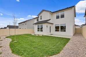 Exterior - Luxurious 4-BR Bungalow with Office - Park Setting (Meridian)