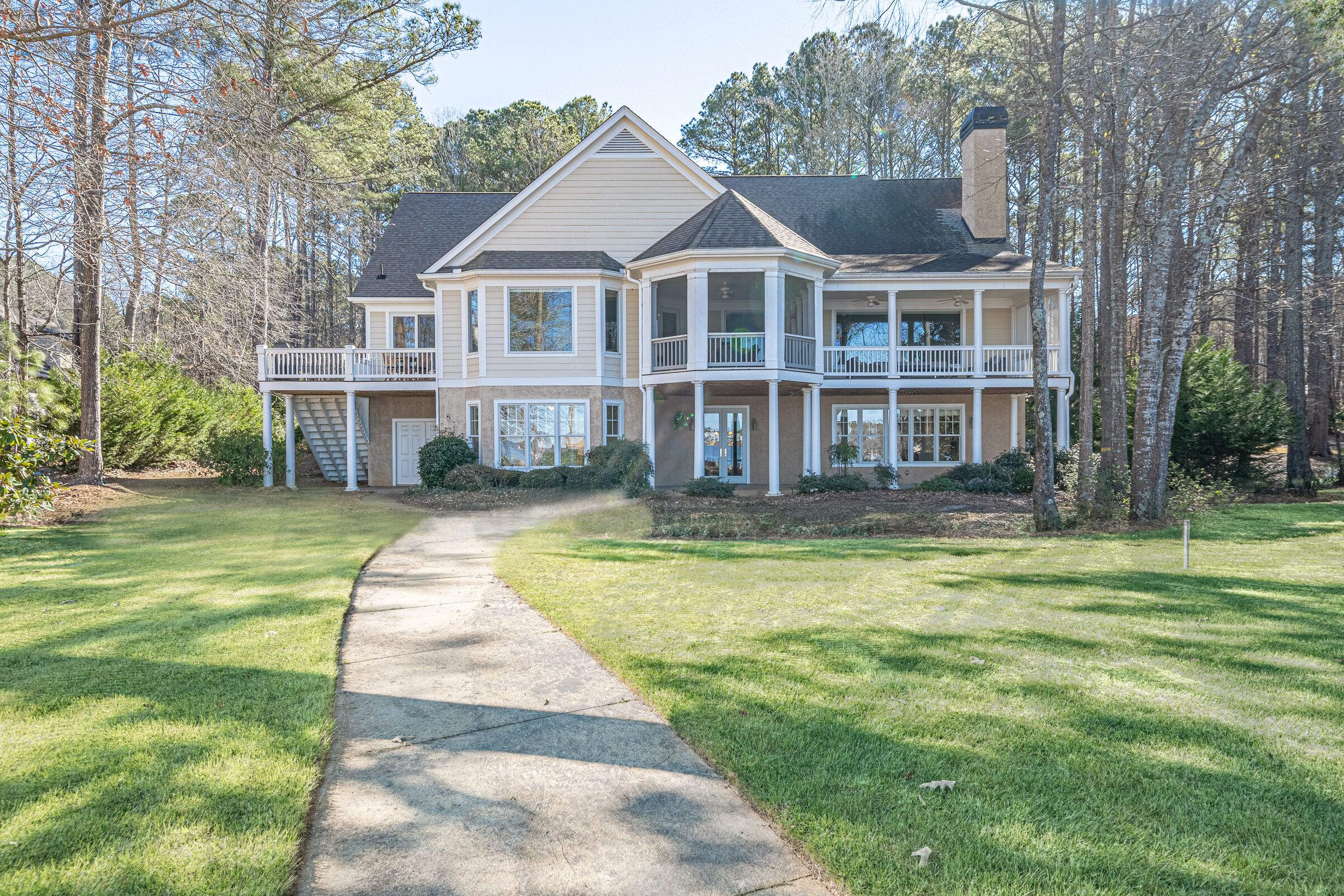 Reynolds Great Waters Spacious Luxury Lake Home With Private Dock