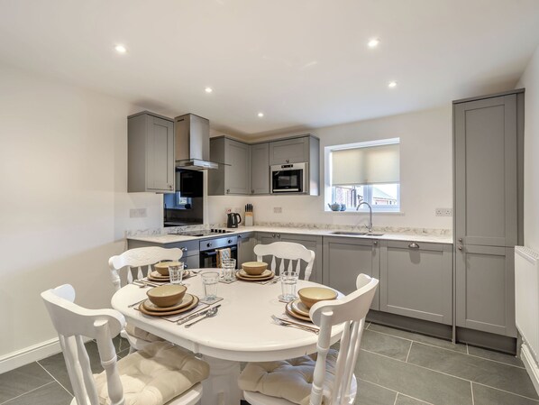 Dishwasher, high chair