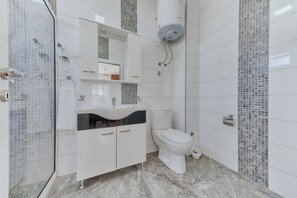 Bungalow Basic | Bagno | Set di cortesia gratuito, asciugacapelli