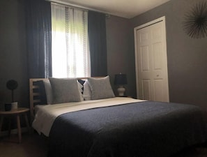 2 bedrooms, iron/ironing board, WiFi