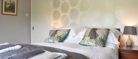 3 bedrooms, free WiFi, bed sheets