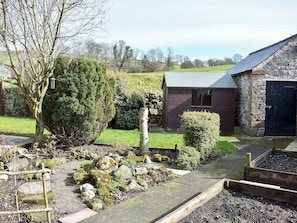 المنطقة المحيطة بالمنشأة