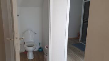 Dusch, hÄrtork, handdukar och tvÄl