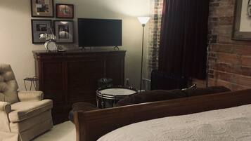 1 Schlafzimmer, Schreibtisch, Bügeleisen/Bügelbrett, Reisekinderbett