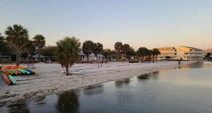 Blue Heron * Boat Parking * Downtown * Water View