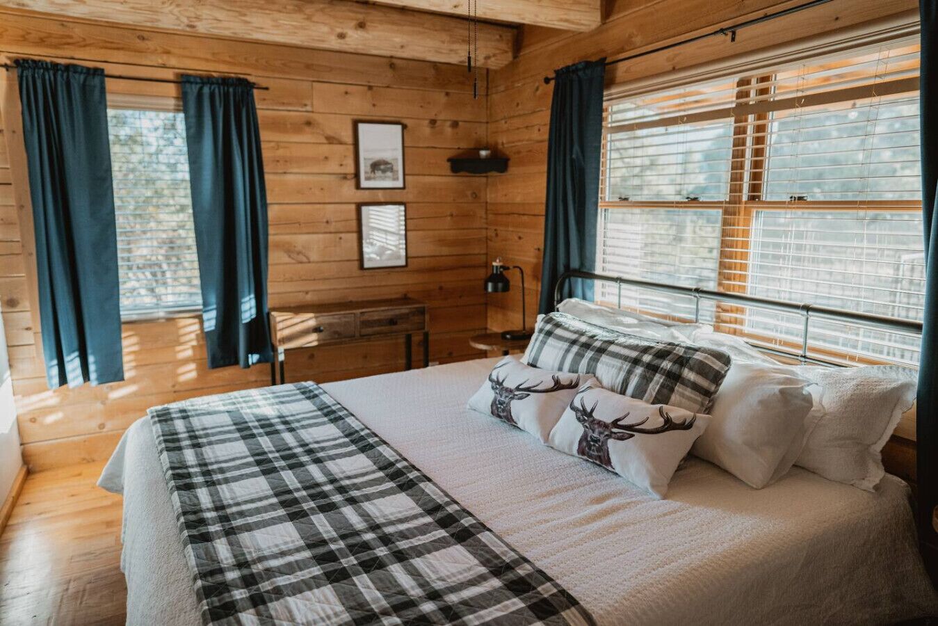 3 Schlafzimmer, Schreibtisch, Bügeleisen/Bügelbrett, Reisekinderbett