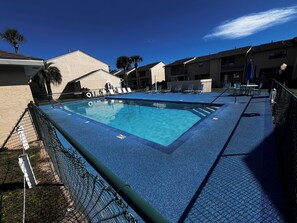 Piscina all'aperto, una piscina riscaldata