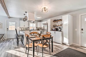 Fridge, microwave, stovetop, dishwasher - Kenai Home w/ Fireplace < 10 Mi to Big Eddy! (Kenai)