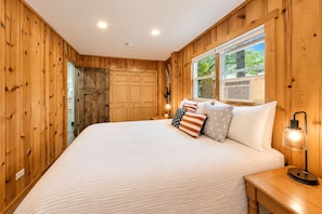 First Floor Bedroom 1 - Queen Bed