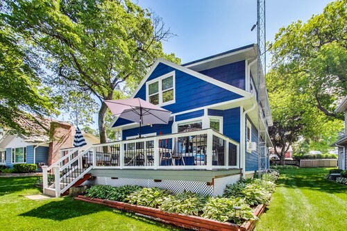 5 Bedroom Lakefront Home with Private Dock with 2 Kayaks-Sleeps 11