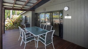 Terrace/patio - Tasman Holiday Parks-Cairns Cool Waters (Brinsmead)
