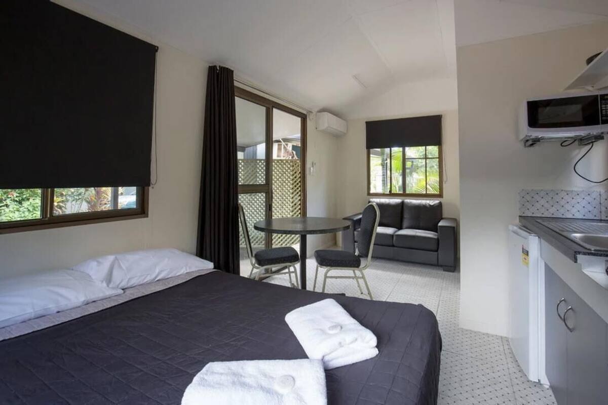 เคบิน (Budget Coconut Studio) | โต๊ะทำงาน, ห้องเก็บเสียง, Wi-Fi ฟรี
