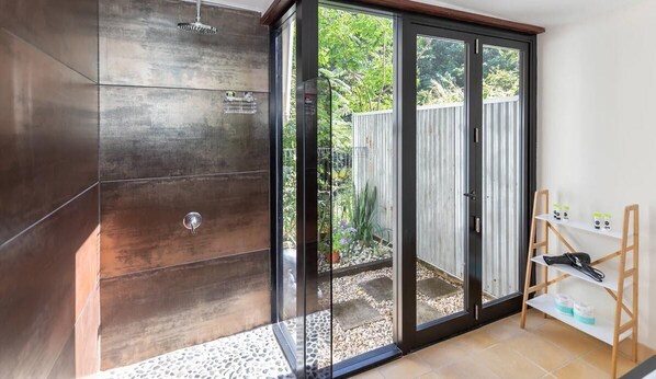 The Pump House (2BR) | Bathroom | Shower, towels