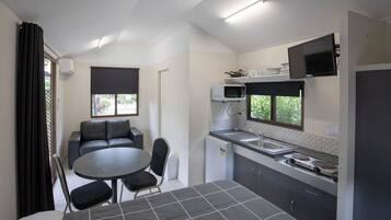 Budget Coconut Cabin (Studio)