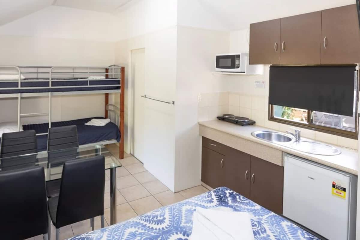 2 habitaciones, escritorio, insonorización y wifi gratis