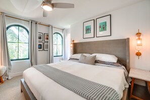 1 bedroom, iron/ironing board, Internet, bed sheets - Chic Getaway in Desirable South Tampa District! (Tampa)