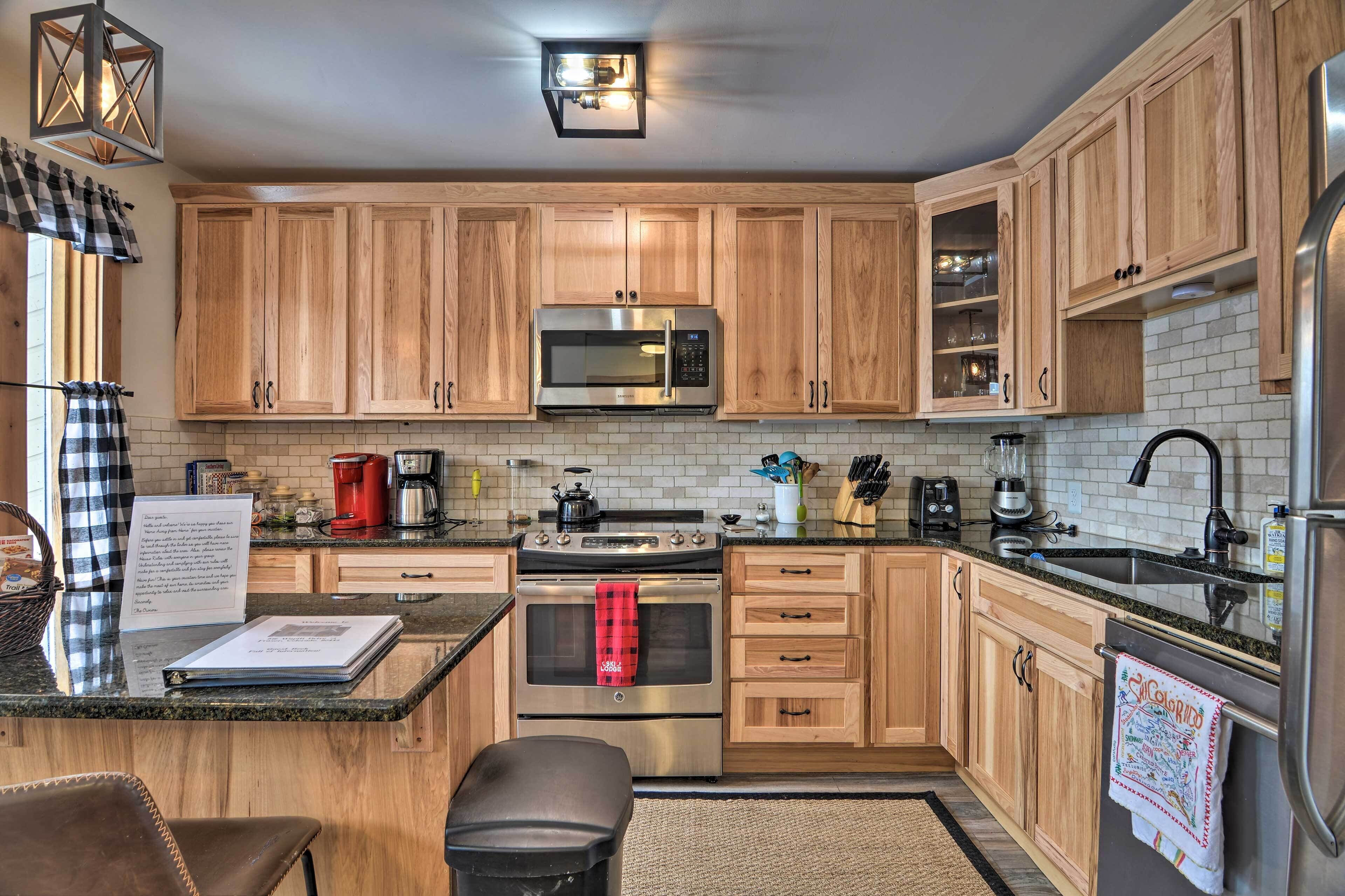 Cozy Mountain Getaway w/ Ski Shuttle Access!