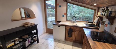 Réfrigérateur, four, lave-vaisselle